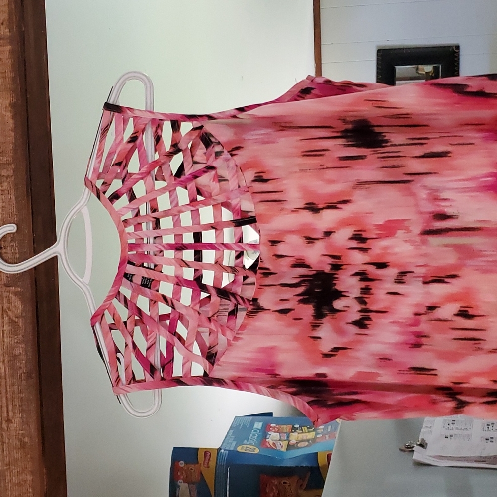 Pink - Picture 3 of 5